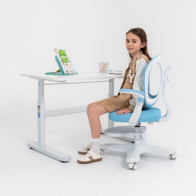 Junior 4.6 Blue swivel chair