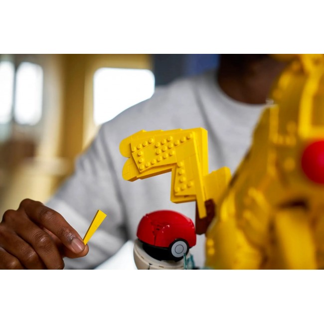LEGO POK MON 72152 Pikachu and Pok ball