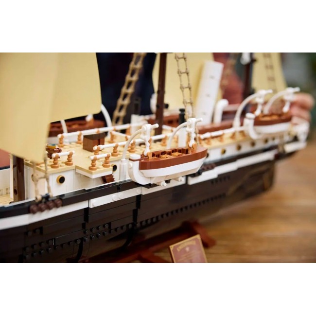 LEGO ICONS 10335 Endurance LEGO ICONS 10335 Endurance