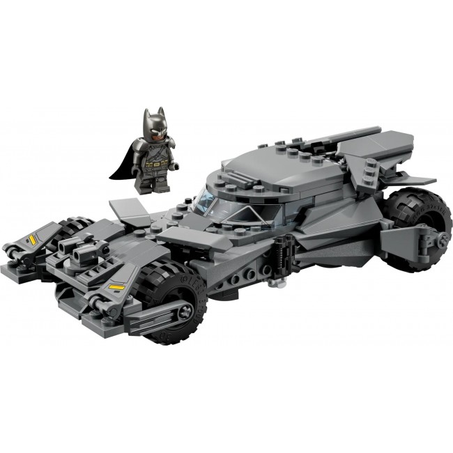 LEGO BATMAN 76331 Batman v Superman Batmobile LEGO BATMAN 76331 Batman v Superman Batmobile