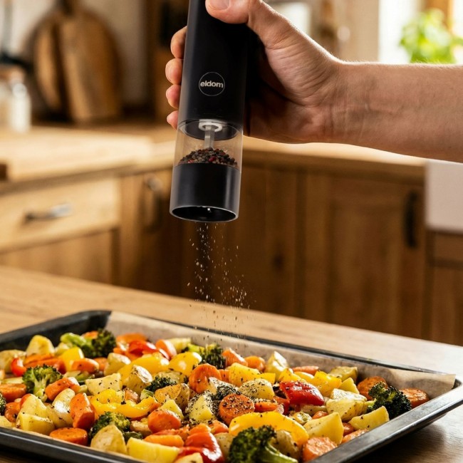 ELDOM ZMP5 BATTERY-POWERED PEPPER AND SALT GRINDER SET WITH STAND, BLACK