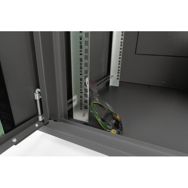 Wall mounted network cabinet DYNAmic 19