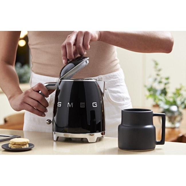 SMEG Kettle (KLF05BLEU) mini 0.8L black Schwarz
