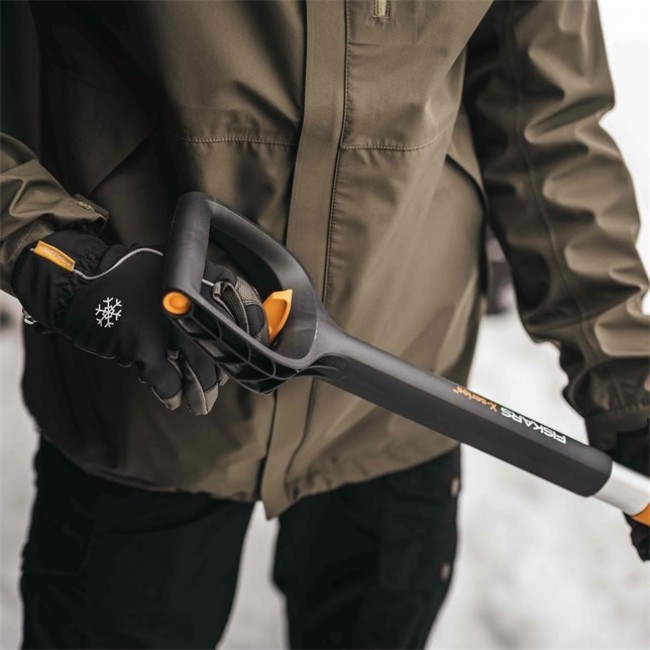 FISKARS CAR SNOW SHOVEL TELESCOPIC HANDLE X-SERIES