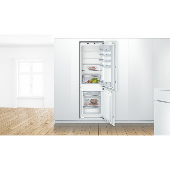 Bosch Serie 6 KIS86AFE0 fridge-freezer Built-in 266 L E Bosch Serie 6 KIS86AFE0 fridge-freezer Built-in 266 L E