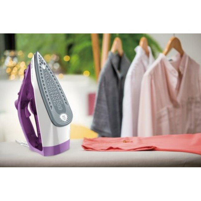 Tefal FV2836 Dry & Steam iron Ceramic soleplate 2400 W Purple, White Tefal FV2836 Dry & Steam iron Ceramic soleplate 2400 W Purple, White