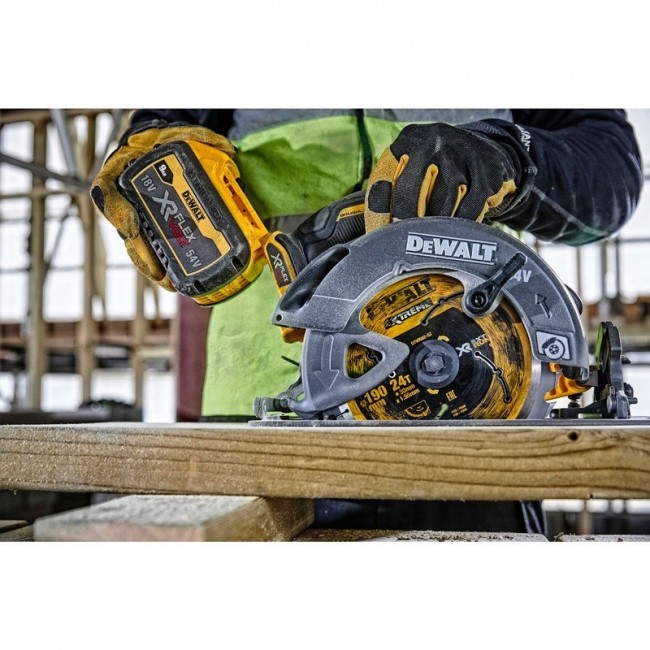 DeWALT DCS578NT-XJ portable circular saw