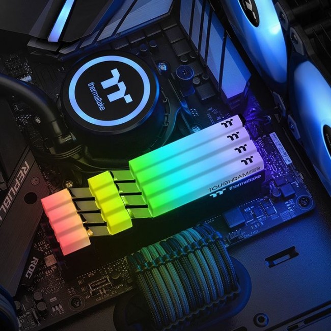 Thermaltake R009D408GX2-4400C19A memory module 16 GB 2 x 8 GB DDR4 4400 MHz Thermaltake R009D408GX2-4400C19A memory module 16 GB 2 x 8 GB DDR4 4400 MHz