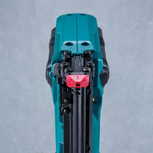 Makita DFN350Z nailer/staple guns Pneumatic