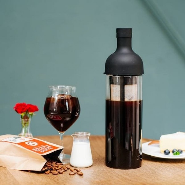 HARIO 750ml Cold Brew Bottle with Filter, Black HARIO 750ml Cold Brew Bottle with Filter, Black