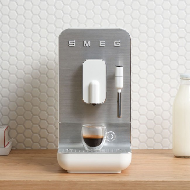 Smeg Collection Espresso Coffee Machine BCC12WHMEU White Smeg Collection Espresso Coffee Machine BCC12WHMEU White
