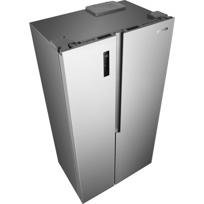 Gorenje Side by side kyl /fryssk p med MultiFlow Cooling f r j mn luftcirkulation i hela sk pet. NoFrost Plus eliminerar manuell avfrostning, medan SuperCool och FastFreeze hj lper till att uppr tth lla optimala f rh llanden f r nyinlagda dagligvaror.