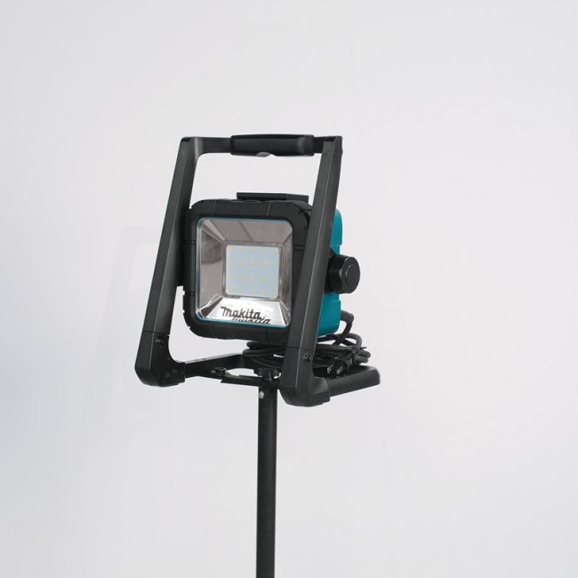 MAKITA LAMP 18V/14,4V DEADML805 LED 1150lx/750lm +AC POWER MAKITA LAMP 18V/14,4V DEADML805 LED 1150lx/750lm +AC POWER