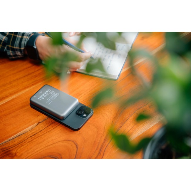 Verbatim Charge 'n' Go Magnetic Wireless Power Bank 10000mAh Grey