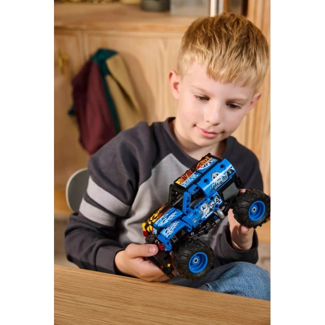 LEGO TECHNIC 42219 Monster Jam Grave Digger Fire and Ice