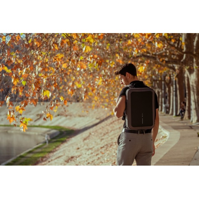 XD DESIGN ANTI-THEFT BACKPACK / BRIEFCASE BOBBY BIZZ 2.0 GREY P/N: P705.922 XD DESIGN ANTI-THEFT BACKPACK / BRIEFCASE BOBBY BIZZ 2.0 GREY P/N: P705.922