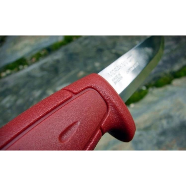 Morakniv BASIC knife 511 - Carbon Steel - Red