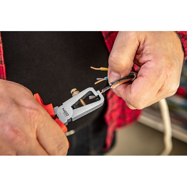 Pliers and screwdrivers set 1000V, 7 pcs.