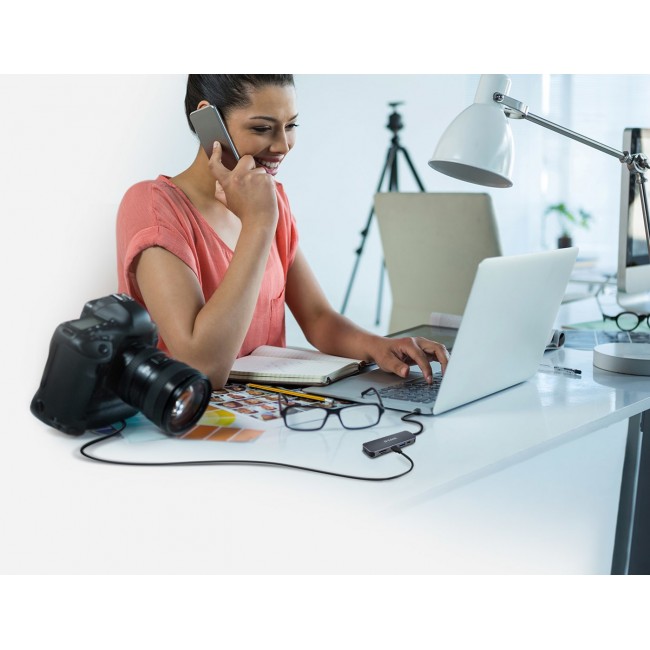 D-Link 5-in-1 USB-C Hub with Card Reader DUB-2325 D-Link 5-in-1 USB-C Hub with Card Reader DUB-2325