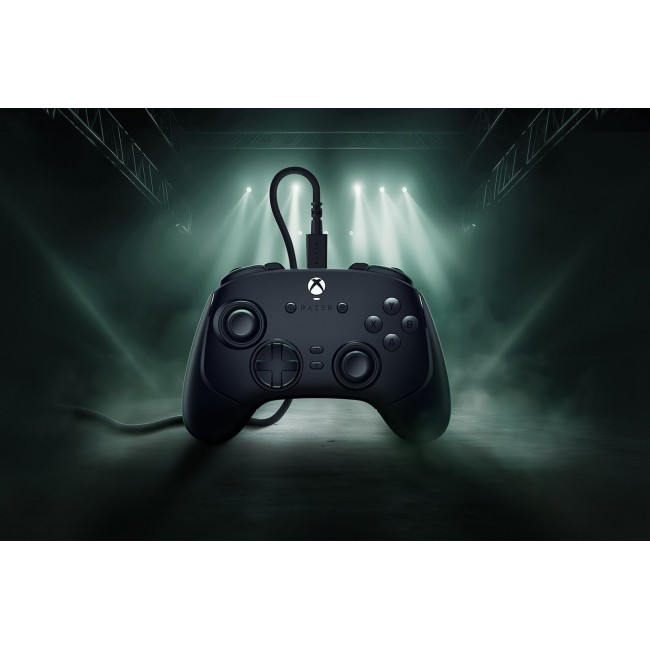 Razer Wolverine V3 Tournament Edition Black USB Gamepad Analogue PC, Xbox Series S, Xbox Series X
