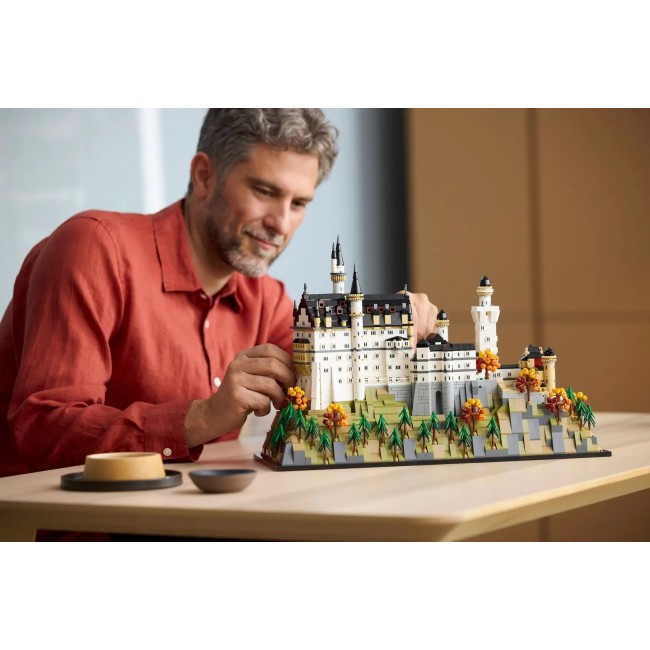 LEGO ARCHITECTURE 21063 Neuschwanstein Castle