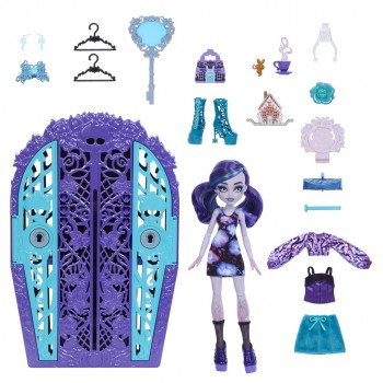 Monster High Skulltimate Secrets Garden Mysteries Playset, Twyla Doll with 19+ Surprises