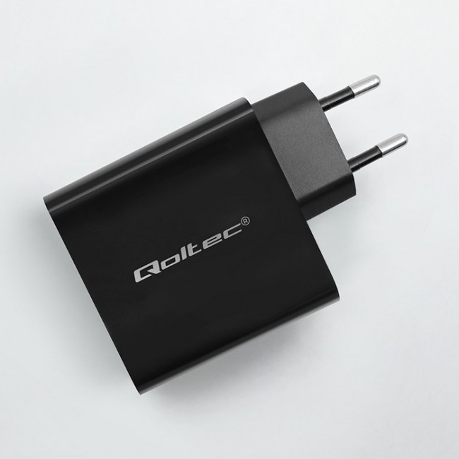 Qoltec Super Quick PD Charger | 1xUSB-C | 1xUSB | 90W | 5-20V | 2.4-4.35A | Black