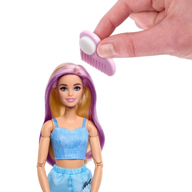 Barbie Deluxe Style Doll with 4 Fashions, 4 Accessories, 4 Interchangeable Hands & Color Change Hair