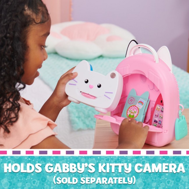Gabby's Dollhouse , Gabby Girl On-The-Go Travel Set, Pretend Play Travel Toys, Toy Passport, Toy Phone and Compass Charm, Kids Toys for Girls & Boys 3+
