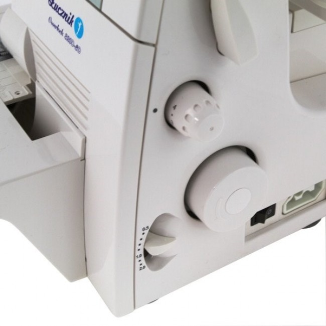  UCZNIK OVERLOCK 820D-3