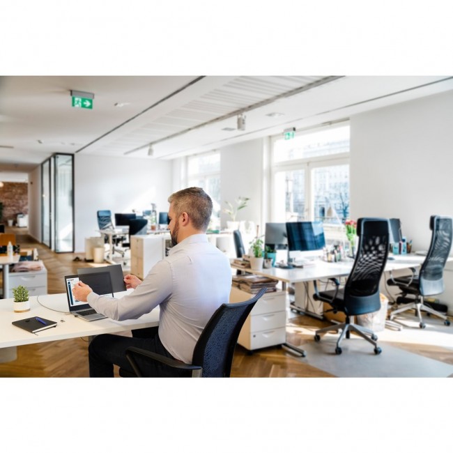 Kensington MagPro Magnetic Privacy Screen Filter for Laptops 13.3 Kensington MagPro Magnetic Privacy Screen Filter for Laptops 13.3