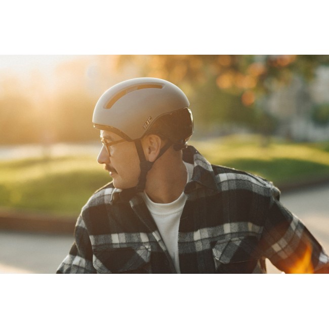 HJC CALIDO White, Silver Cycling Helmet, MT WHITE SILVER, Size S HJC CALIDO White, Silver Cycling Helmet, MT WHITE SILVER, Size S