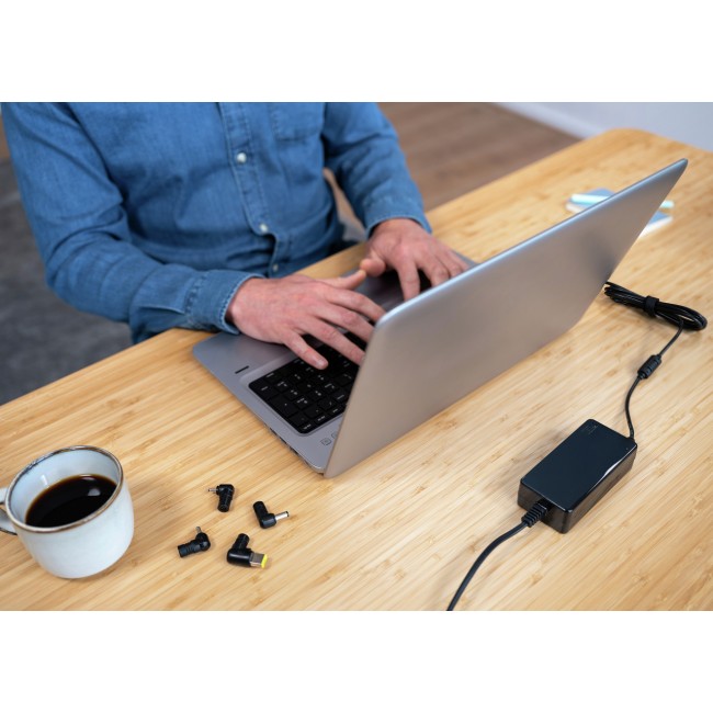 Trust Primo power adapter/inverter Indoor 70 W Black Trust Primo power adapter/inverter Indoor 70 W Black