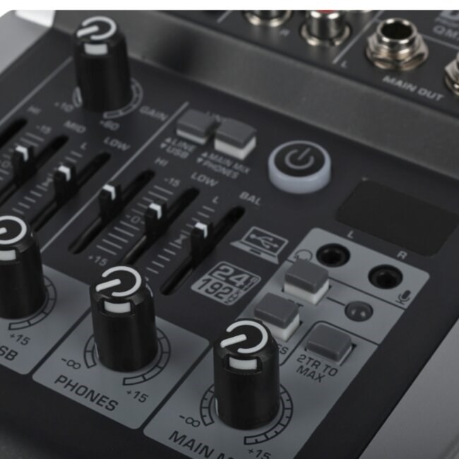 DNA Professional QMX402 - analogue audio mixer with Bluetooth DNA Professional QMX402 - analogue audio mixer with Bluetooth