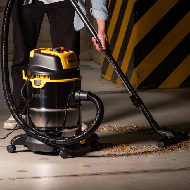 Vacuum cleaner STANLEY SXVC30XTDE Black, Stainless steel, Yellow 1600 W Vacuum cleaner STANLEY SXVC30XTDE Black, Stainless steel, Yellow 1600 W