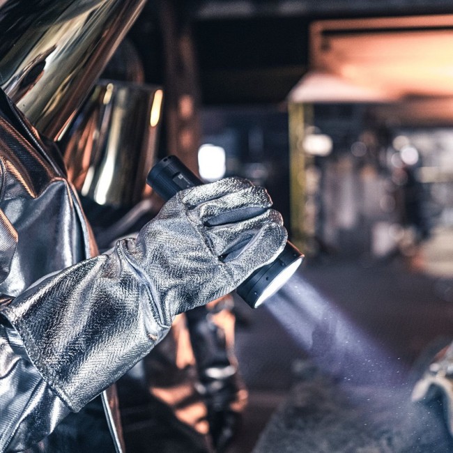 Ledlenser P18R Black Hand flashlight LED Ledlenser P18R Black Hand flashlight LED