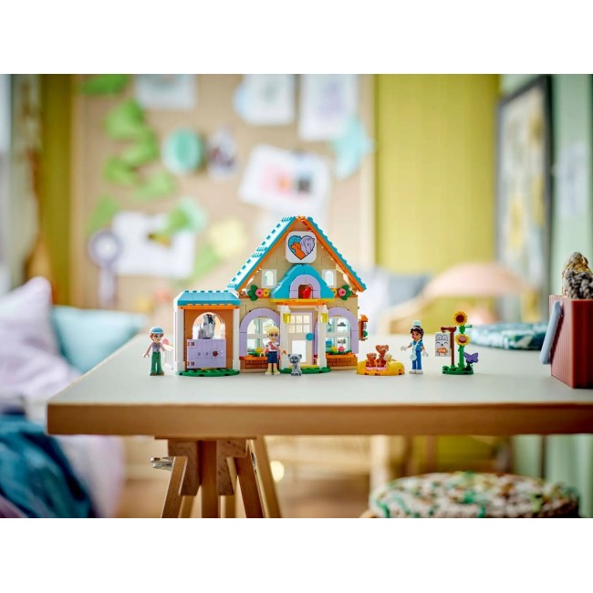 LEGO FRIENDS 42651 Horse and Pet Vet Clinic LEGO FRIENDS 42651 Horse and Pet Vet Clinic