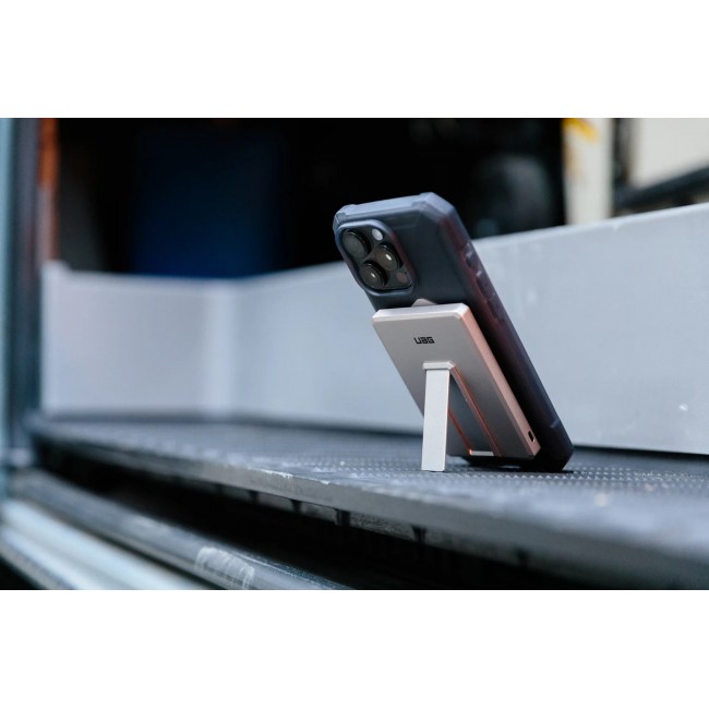 Urban Armor Gear 9B4417113636 power bank 5000 mAh Wireless charging Titanium