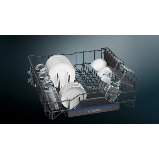 SIEMENS SN63HX02CE built-in dishwasher