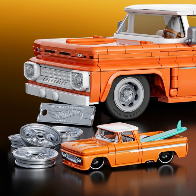Mattel Brick Shop Hot Wheels Custom 62 Chevy Pickup Building Toy Kit (858 Pieces), for Collectors