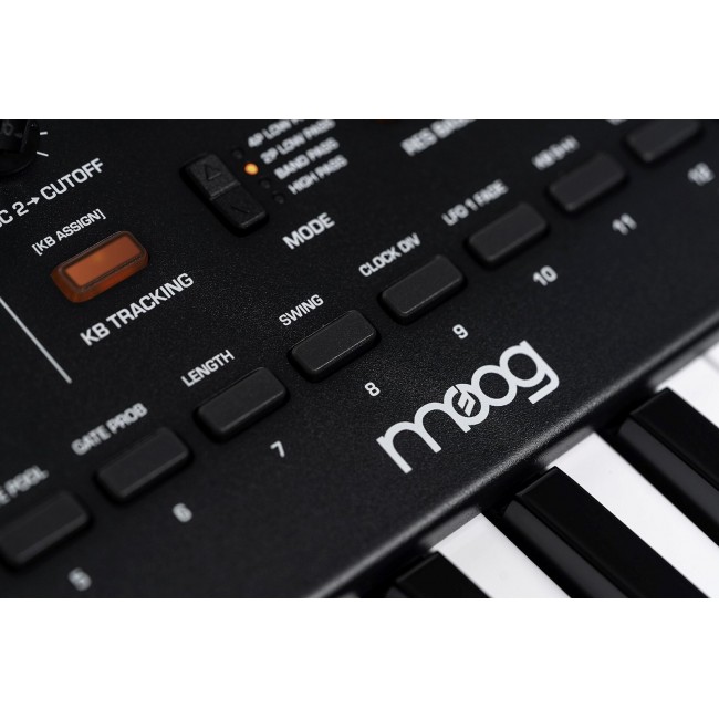 MOOG Messenger - a monophonic analog keyboard synthesizer MOOG Messenger - a monophonic analog keyboard synthesizer