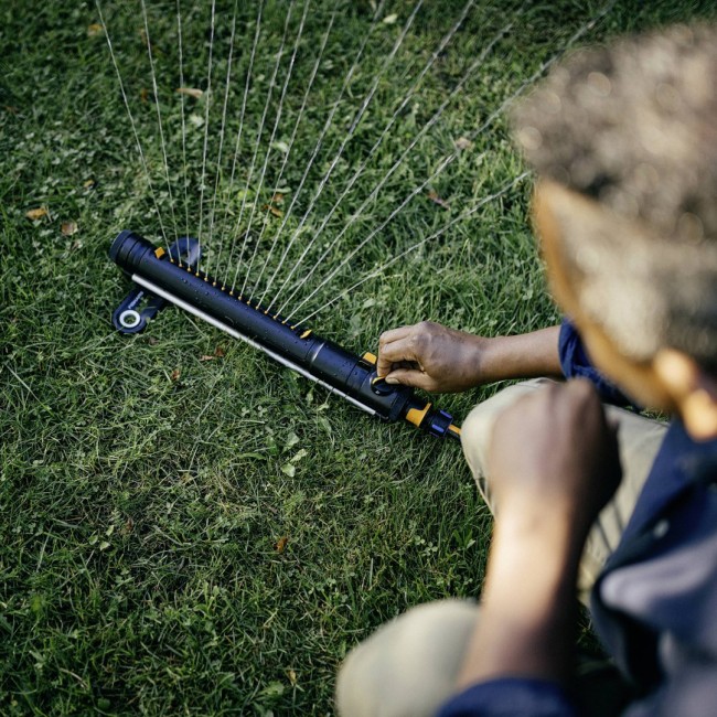 FISKARS M X-SERIES OSCILLATING SPRINKLER