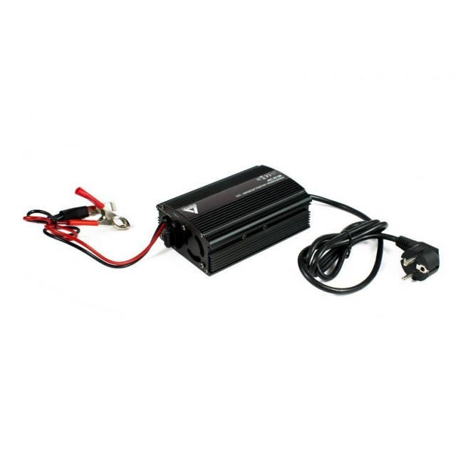 AZO Digital 12 V mains charger for BC-10 10A batteries (230V/12V) 3 charge stages