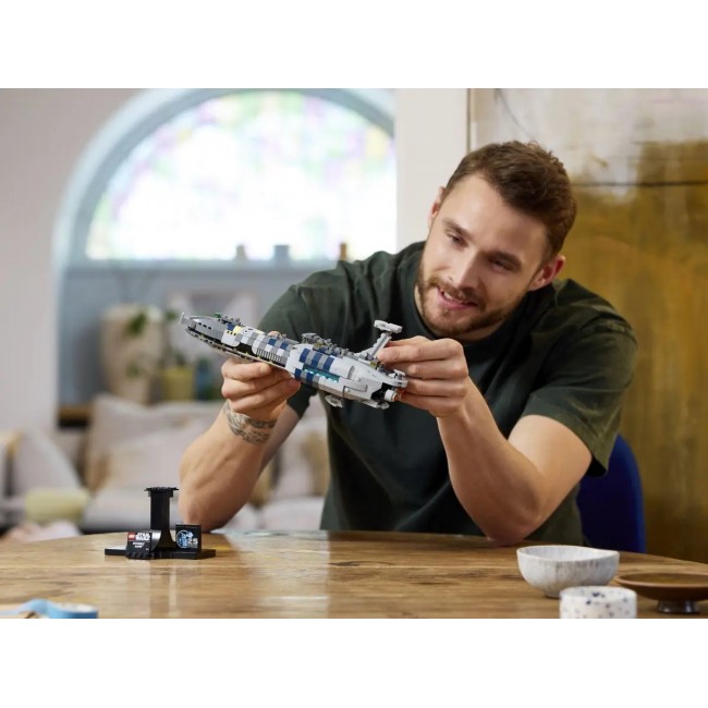 LEGO STAR WARS 75377 Invisible Hand LEGO STAR WARS 75377 Invisible Hand