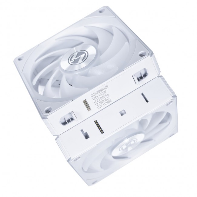 White wireless Lian Li UNI FAN 3-pack fan, 120mm