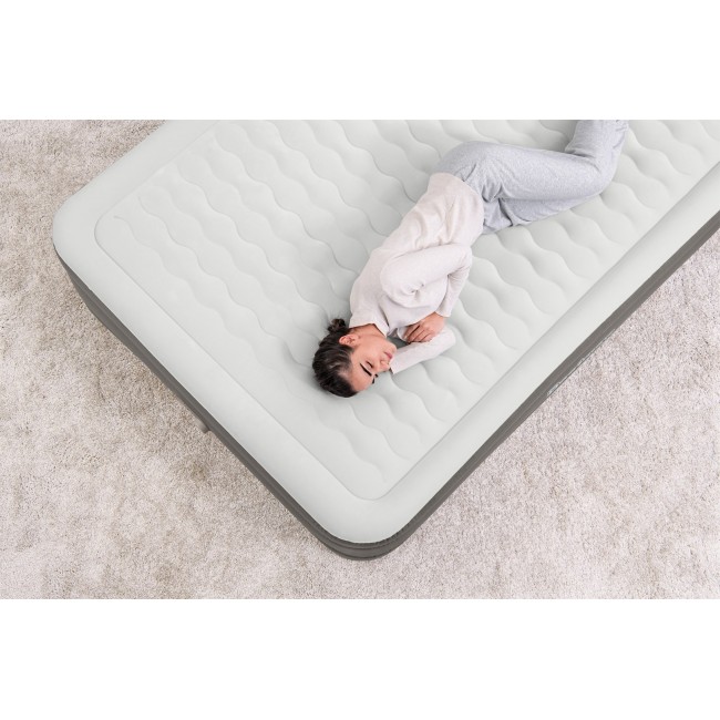 Bestway Fortech Air Mattress Queen with Built-in AC Pump and Antimicrobial Coating 2.03 m x 1.52 m x 46 cm