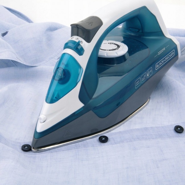 Steam iron Black+Decker BXIR2200E (2200W)