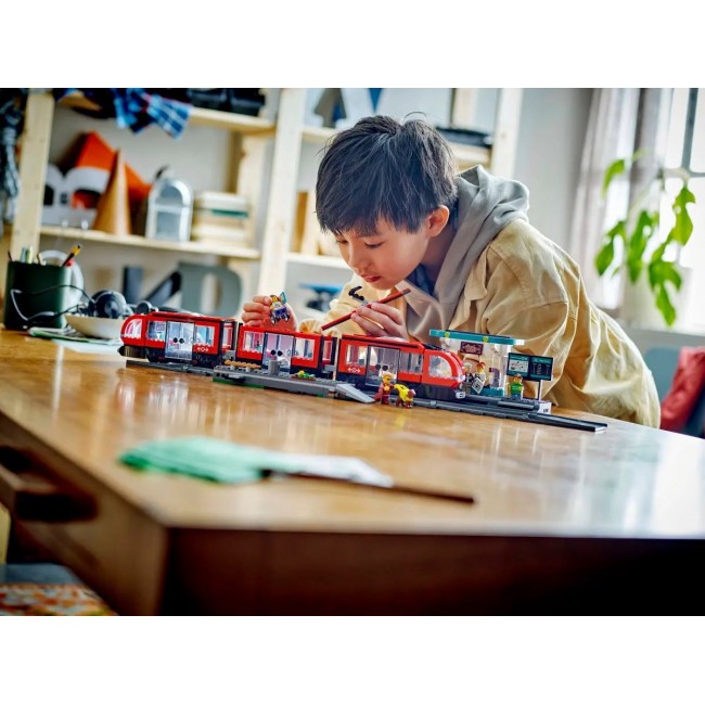 LEGO CITY 60423 Downtown Streetcar and Station LEGO CITY 60423 Downtown Streetcar and Station