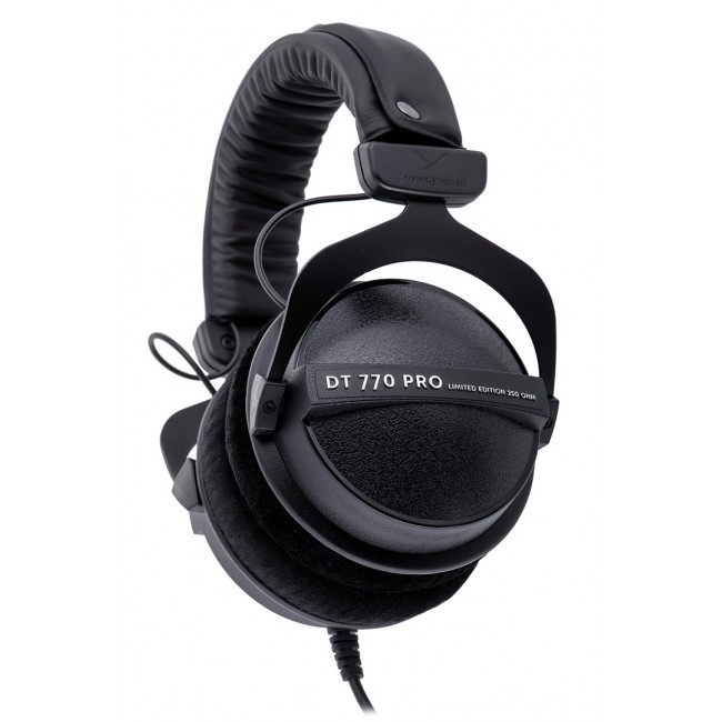 Beyerdynamic DT 770 PRO 250 OHM Black Limited Edition - closed studio headphones Beyerdynamic DT 770 PRO 250 OHM Black Limited Edition - closed studio headphones