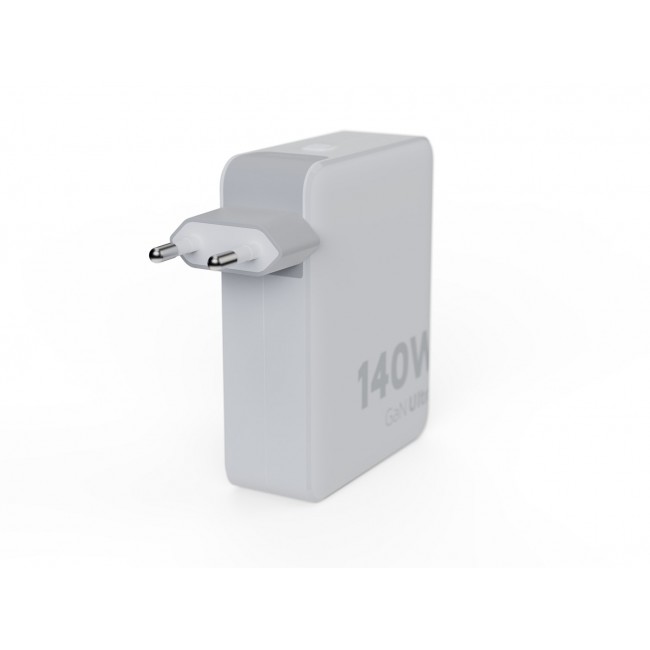 Xtorm 140W GaN Ultra Travel Charger + USB-C PD Cable